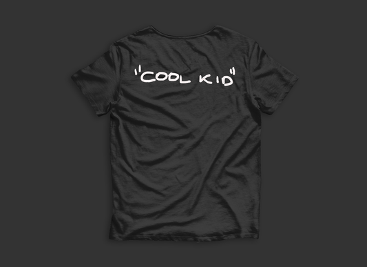 "COOL KID" - Playera Negra de MangaCorta